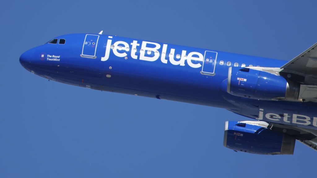 108217716 1761653192812 gettyimages 2241939072 251017 lax 156