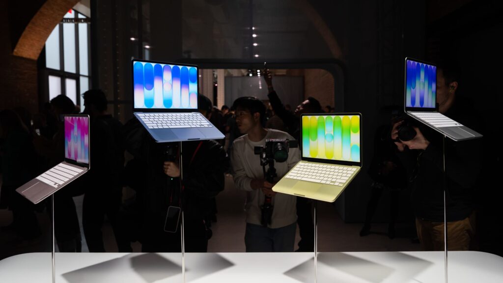 108273477 1772635556615 gettyimages 2264175476 APPLE LAUNCH