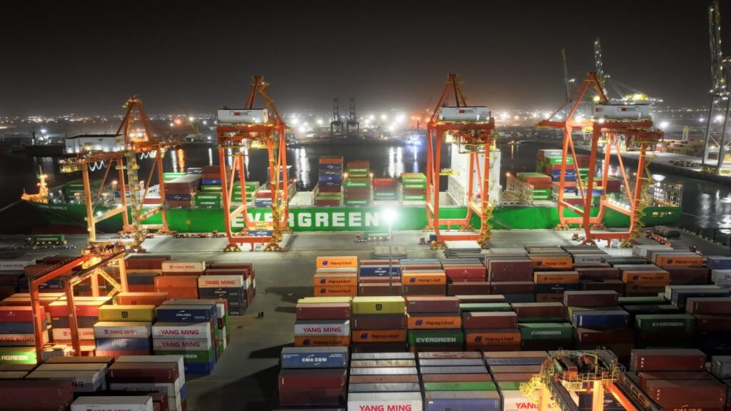 108274432 17727418612026 03 05t200813z 1386920575 rc2kyja9bzs9 rtrmadp 0 iraq ports shipping