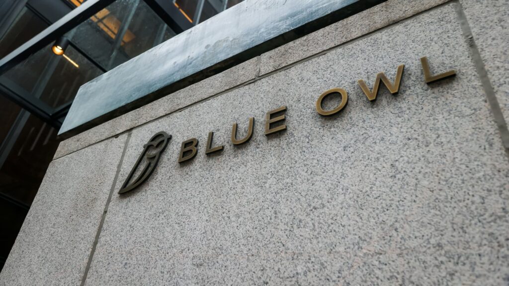 108277577 1773352085772 gettyimages 2265625611 BLUE OWL