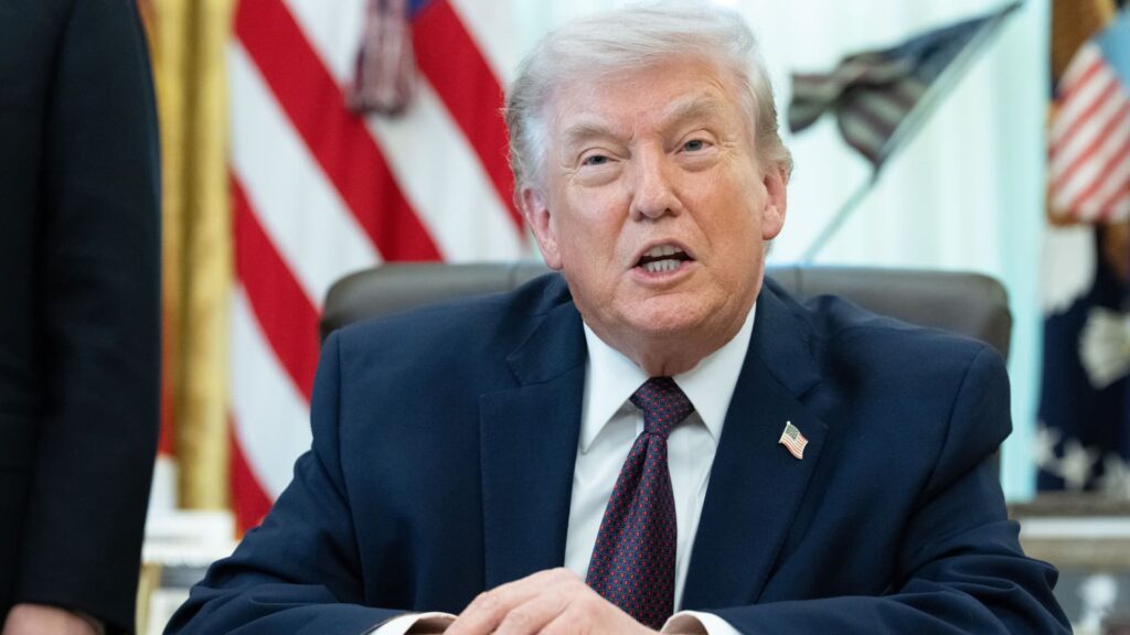 108285951 1775049114027 108285951 1775048365326 gettyimages 2268703871 TRUMP MAIL IN