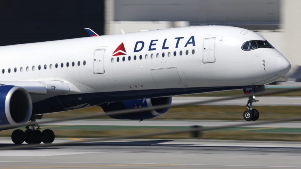 108286764 1775145809651 gettyimages 2265481115 260307 lax 183