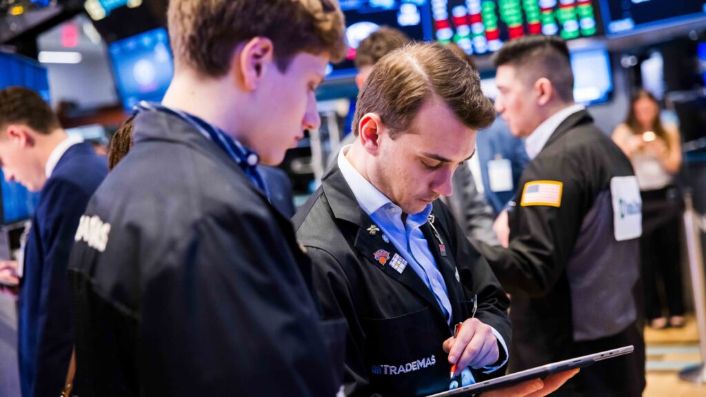 108291207 1776184015474 Traders Photo 20260414 KK PRESS 003