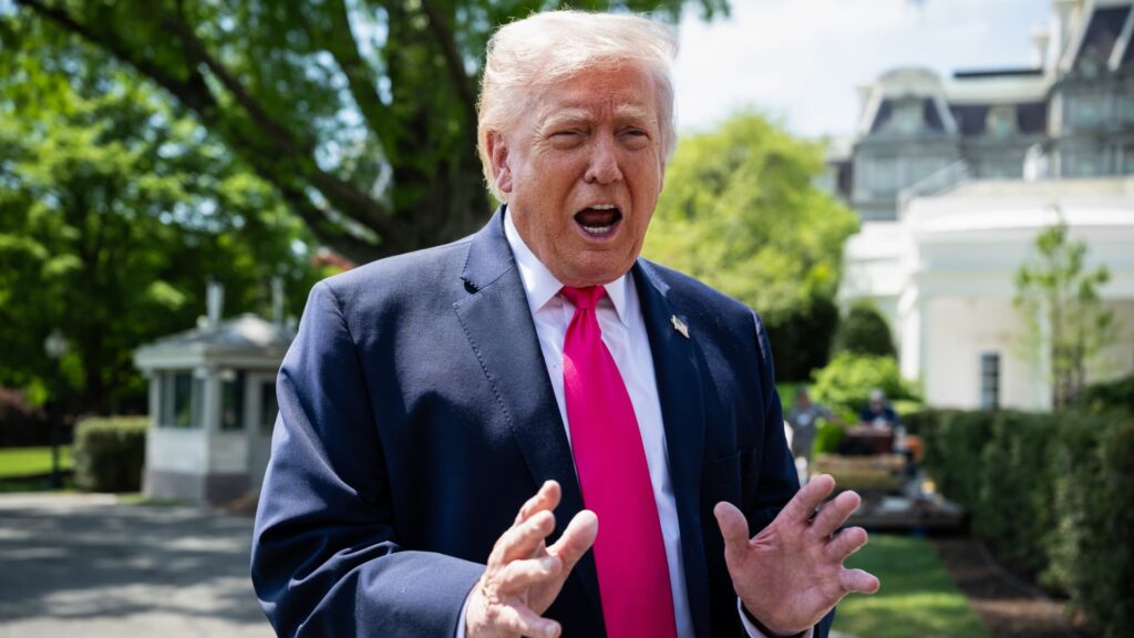 108292836 1776372592073 gettyimages 2271072024 TRUMP DEPART WH