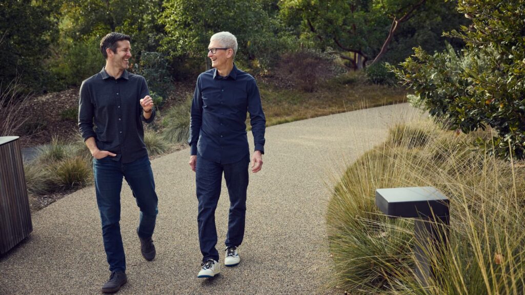 108294282 1776723285352 Apple John Ternus Tim Cook