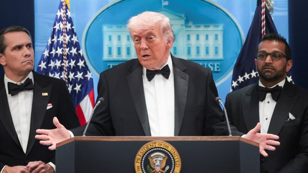 108297323 17771725122026 04 26t025826z 487662792 rc2qwkaz6rrf rtrmadp 0 usa trump dinner