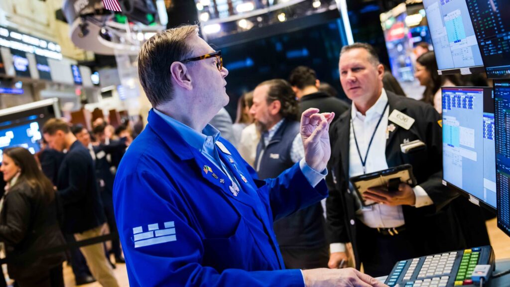 108297655 1777301356479 Traders Photo 20260427 KK PRESS 001