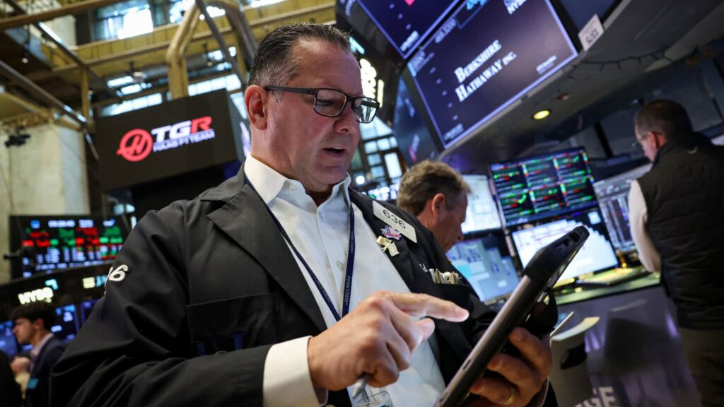 108297692 17773033112026 04 27t152046z 1114455848 rc2pxkayc976 rtrmadp 0 usa stocks