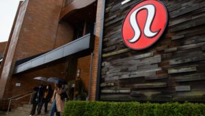 108279142 1773775898640 gettyimages 2265479539 LULULEMON CANADA