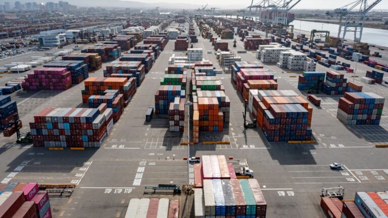 108284024 1774615465426 gettyimages 2267966091 PORT OF OAKLAND