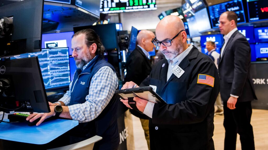 108297656 1777301356480 Traders Photo 20260427 KK PRESS 007