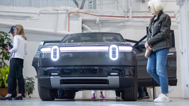 108297781 1777308295201 108297781 1777308210048 gettyimages 2272326273 BIZ AUTO RIVIAN R2 ROADSHOW TB