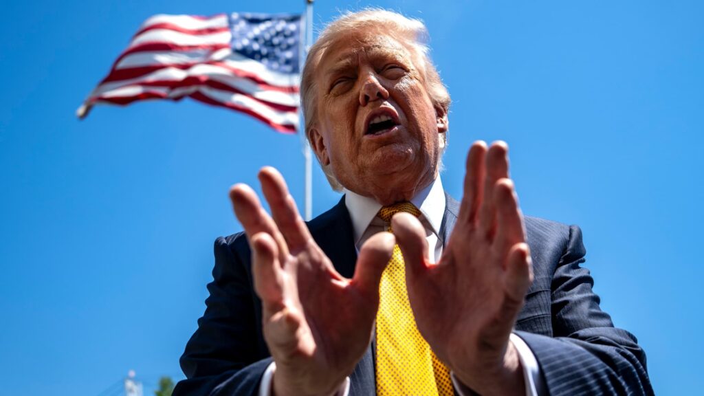108305922 1778617490268 gettyimages 2275324845 TRUMP DEPART WH