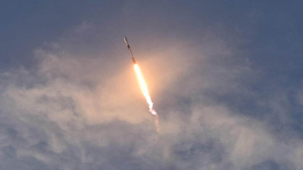 108310358 1779357291194 gettyimages 1228923284 hennessy spacexla201006 npipp
