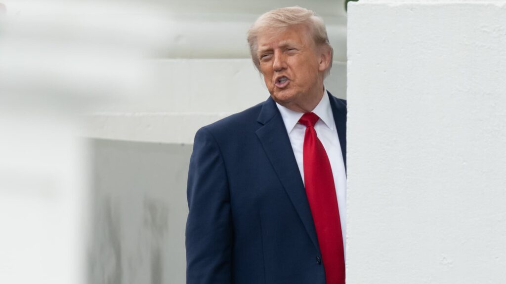 108311824 1779795874384 gettyimages 2277608161 TRUMP ARRIVES