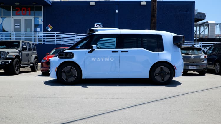 108312890 1779925365539 260522 cn 26 tech waymo ojai v100 00 56 13Still007