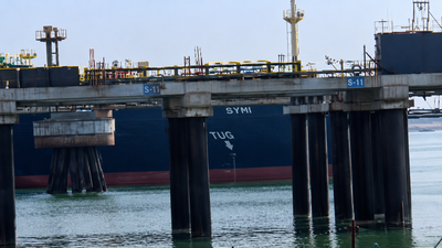 20000 tonne lpg carrier symi arrives in gujarat