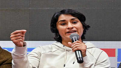delhi high court issues notice to wfi on plea of vinesh phogat challenging her