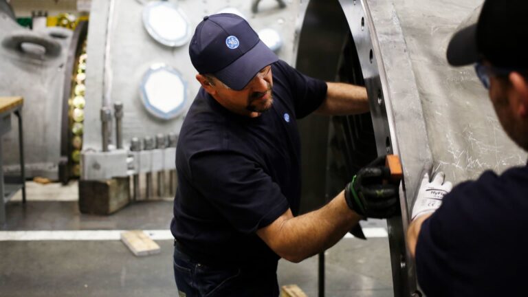 104847233 GettyImages 632000404 general electric ge