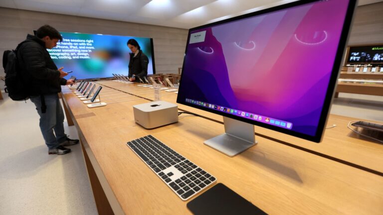 107032892 16476175322022 03 18t152944z 468709615 rc2z4t90ne2j rtrmadp 0 apple products