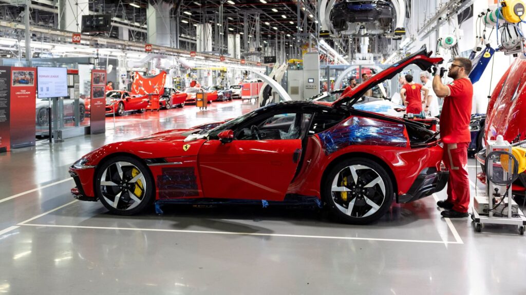 108210007 17600211302025 10 09t080503z 1114122005 rc2s3hajjx5g rtrmadp 0 ferrari strategy