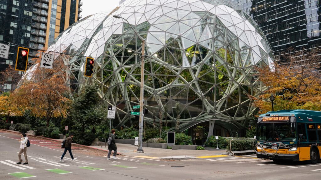 108258137 1769605999737 gettyimages 2243392135 AMAZON JOB CUTS