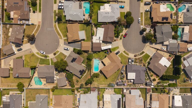 108304898 1778500062004 gettyimages 2274954602 US HOME SALES