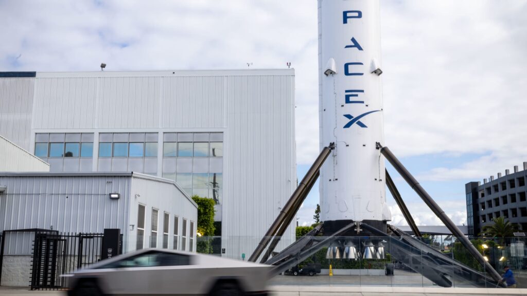 108310148 1779310407448 gettyimages 2270726829 SPACEX IPO