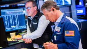 108313258 1779982389071 Traders Photo 20260528 KK PRESS 016