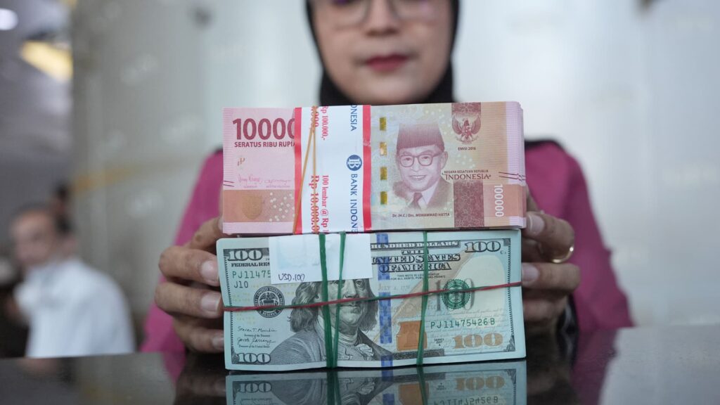 108318633 1780990314416 gettyimages 2280058408 INDONESIA ECONOMY