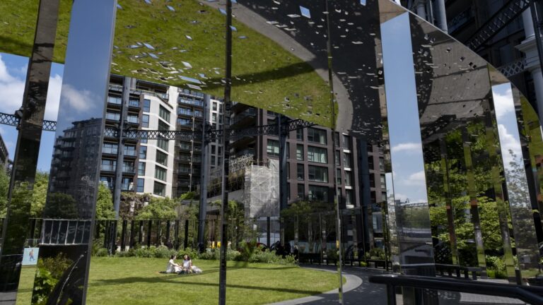108318750 1781009598727 gettyimages 1258267210 20230524 kings cross gasholder park 004