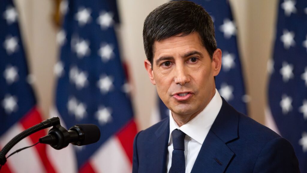 108322708 1781719595882 108322708 1781633992171 gettyimages 2277157195 WARSH SWEAR IN