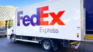 108325012 1782152797262 gettyimages 2277688306 fedexfederalexpresswhitelorrytruckvanvehicleparceldeliveryse