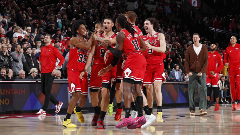 108327653 1782501260103 gettyimages 2246999085 263 11192025 bulls trailblazers browne 0743