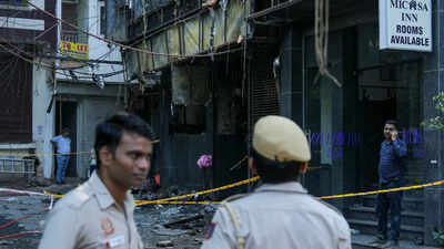 21 killed in fire incident in delhi