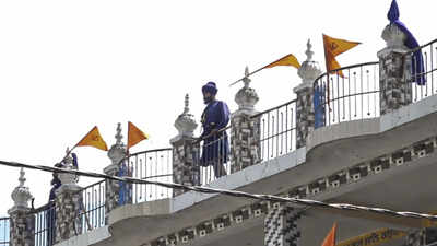 group of nihangs storm gurudwara in rudraprayag