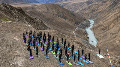 indian forces take part in yoga sessions pan india