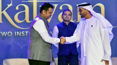 maharashtra chief minister devendra fadnavis with hesham abdulla qassim al qassim ani