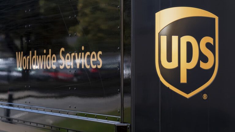 107393674 1711555672658 gettyimages 1715806146 20230913 ups 002