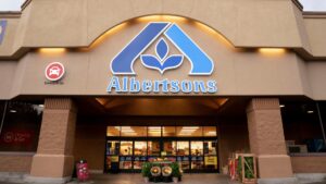 108231637 17640767612025 11 25t055315z 712852685 rc2b3iaapy0d rtrmadp 0 usa thanksgiving groceries