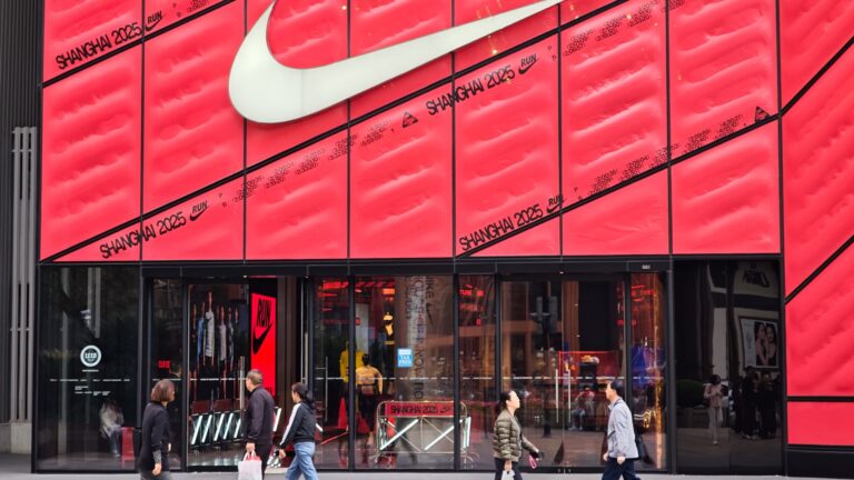 108240031 1765391623150 gettyimages 2244450286 NIKE