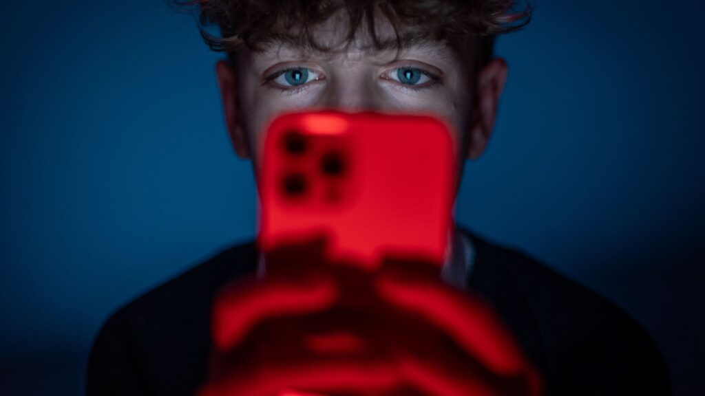 108282763 1774441455884 gettyimages 2257282326 phoneban 2