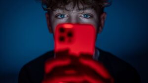 108282763 1774441455884 gettyimages 2257282326 phoneban 2
