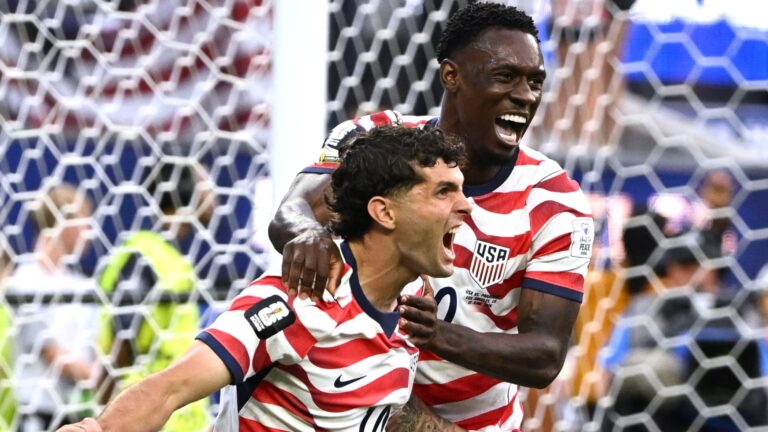 108321561 1781349625097 gettyimages 2280645423 ldn l wc usmnt 0613 kb53