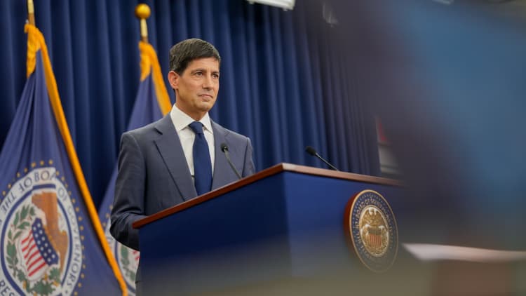 108323500 1781724301709 gettyimages 2281465238 WARSH FOMC