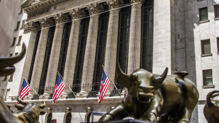 108329388 1782919464595 gettyimages 2210278931 trumpstariffscreatestockmarketconfusionandopportunityforsome