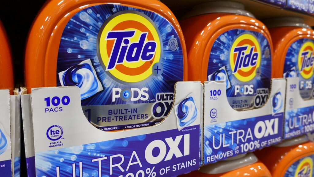 108341087 1785247606623 gettyimages 2276288606 260515 costco brand 118