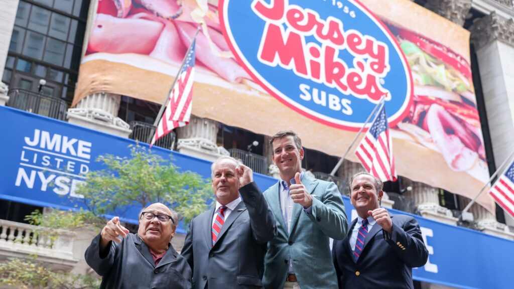 108342424 1785418219523 gettyimages 2287616935 JERSEY MIKES IPO