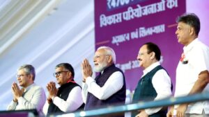 congress mp manish tewari sharing stage with prime minister narendra modi in chandigarh