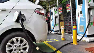 delhis ev policy 20 to phase out cng autos target 95 evs by 2027 details